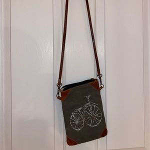 Boho vintage cross body or shoulder bag!